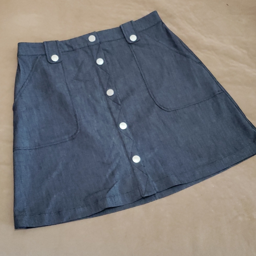 Denim like colored skirt, like new